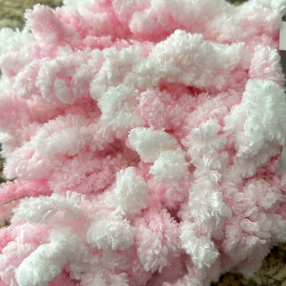 New Big Twist Loopity loops yarn - Picture 3 of 6